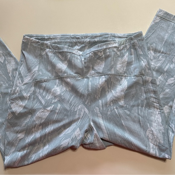 Lululemon HR Leggings - Picture 9 of 14